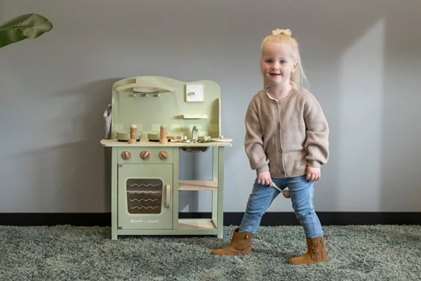 Luna ist 2,5 Jahre und 96 cm groß