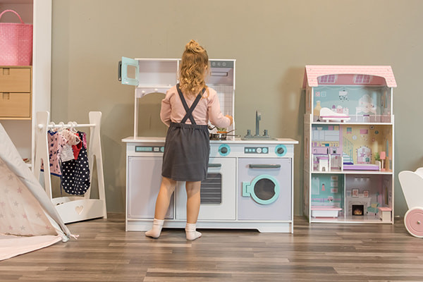 Aike ist 3 Jahre und hat eine Länge von 103 cm.