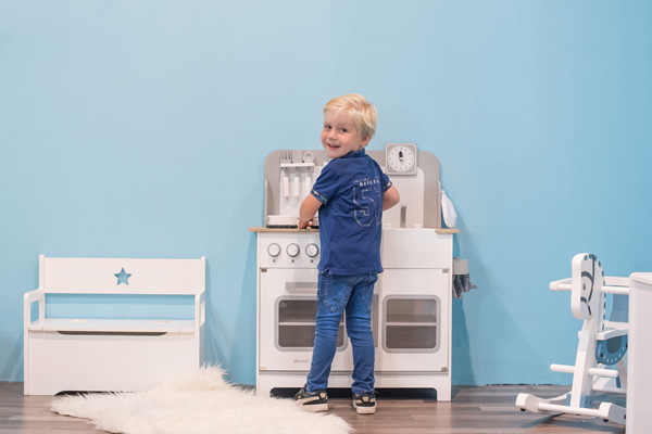 Maurits ist 3 Jahre und hat eine Länge von 1.04 m.