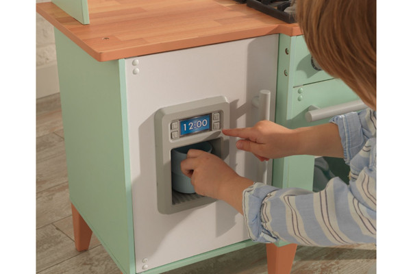 Amerikanischer Kühlschrank mit Eiswürfel Maschine.