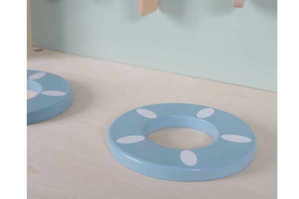 Gasherd mit zwei Kochstellen und drehbaren Bedienungsknöpfen..