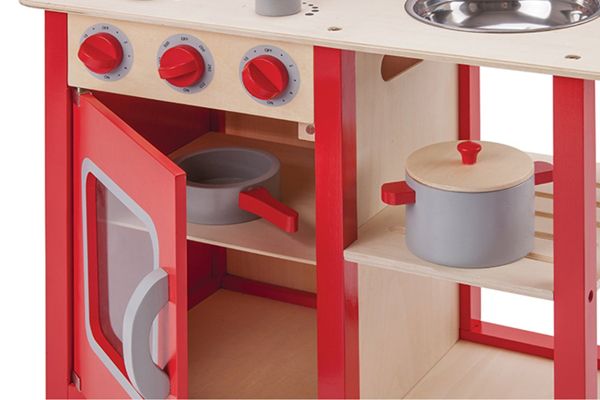 Mit Küchenschränken