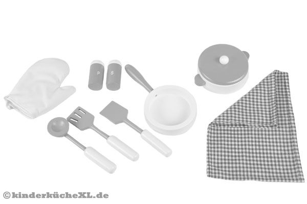 Inklusive 9 Accessoires, u.a. Topf und Pfannenwender.