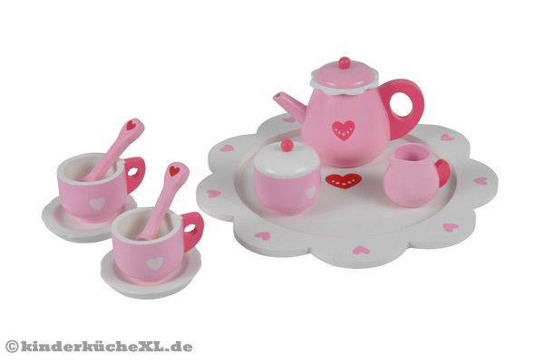 süße hölzerne Teeservice mit den Herzchen von Woodtoys.