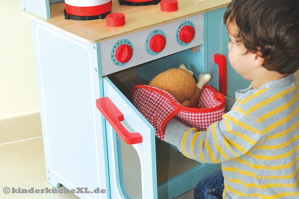 Gasherd und Ofen bieten viele Spielmöglichkeiten (exkl. Huhn).