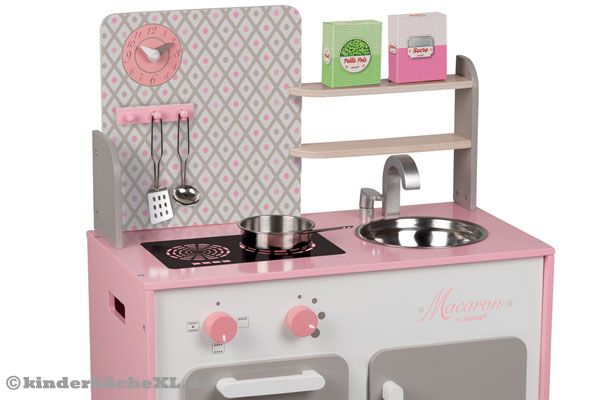 Mit Küchenuhr und praktischen Haken für Pfannenwender.