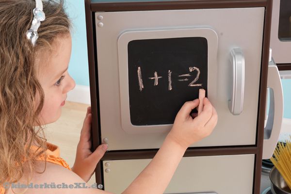 Praktisch: Tafel für Notizen für den nächsten Einkauf.