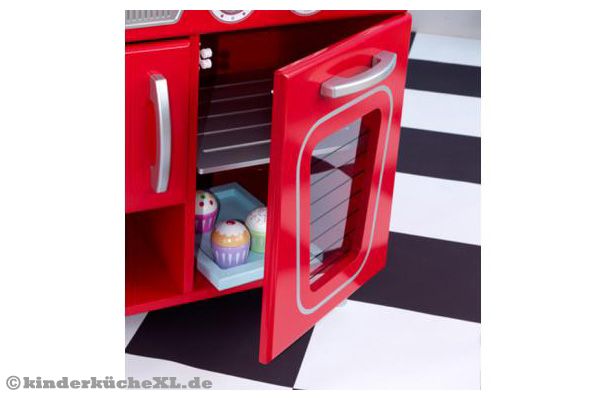 Auch der Ofen hat eine Scheibe durch die man den Kuchen sieht.