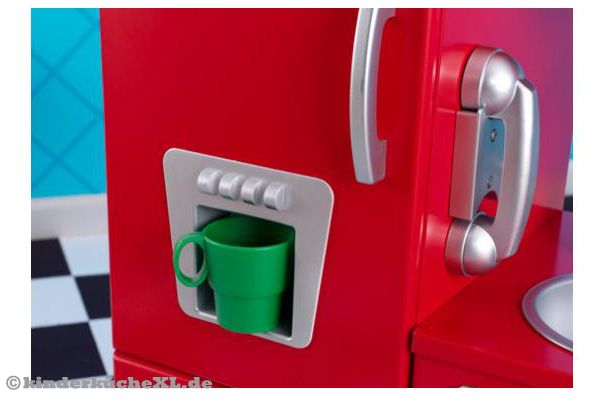 Der amerikanische Kühlschrank ist inkl. Eiswürfelmaschine.