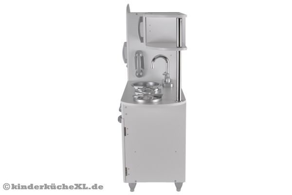 Die Holz Spielküche ist 33 cm tief.