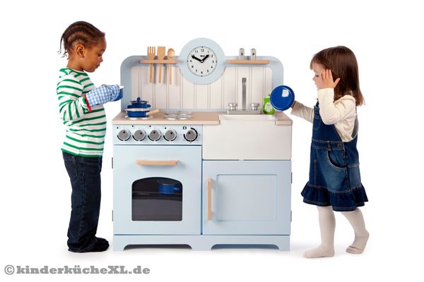 Höhe der Arbeitsplatte: 58 cm.