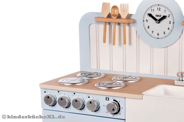 Mit Gasherd, 4 Kochstellen, Pfannenwendern und Uhr.