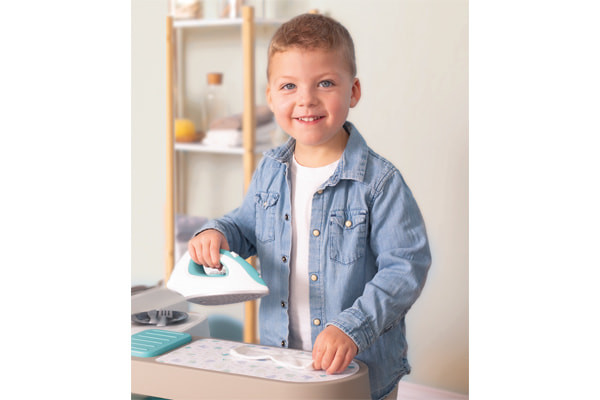 Bügeln auf dem Bügelbrett